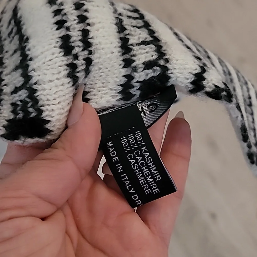 CHANEL Cream Knit Top with Black-Trim CC Patch - Picture 6 of 10